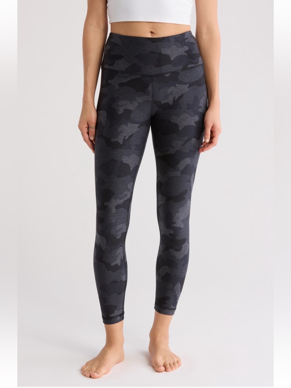 Yogalicious Lux Camouflage High-Rise Leggings • Phone Pockets • Medium